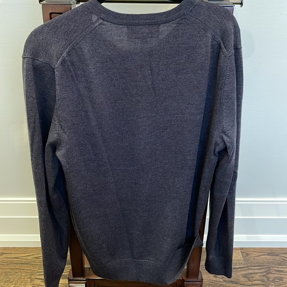 Banana Republic Italian Merino Yarn Men’s Charcoal Sweater size Medium - Picture 4 of 4